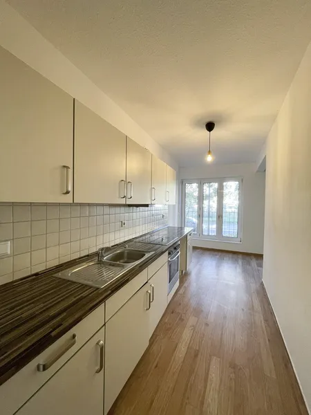 Praktische Zwei-Zimmer-Wohnung mit Terrasse und Ebk — photo 1